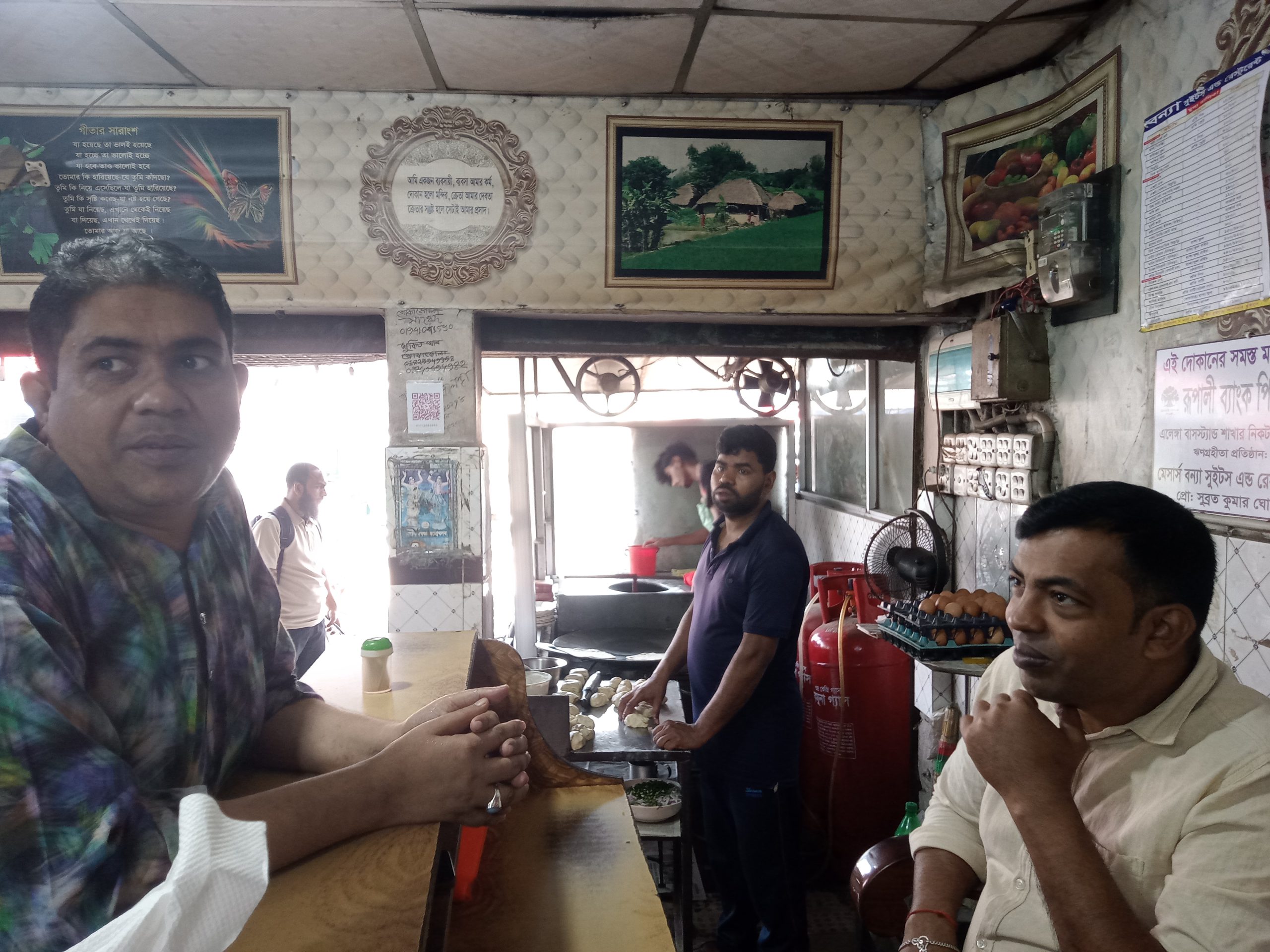 এলেঙ্গার আস্থার প্রতীক: দুলাল দা–এর সততা ও মানবিকতার গল্প