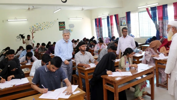 মাভাবিপ্রবিতে গুচ্ছের ‘বি’ ইউনিটের ভর্তি পরীক্ষা অনুষ্ঠিত
