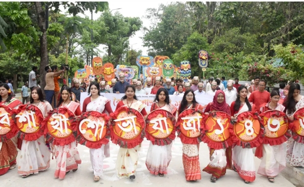 নিজস্ব প্রতিবেদক, খুলনা: খুলনা বিশ্ববিদ্যালয় (খুবি)-তে উৎসবমুখর ও বর্ণাঢ্য আয়োজনের মধ্য দিয়ে উদযাপিত